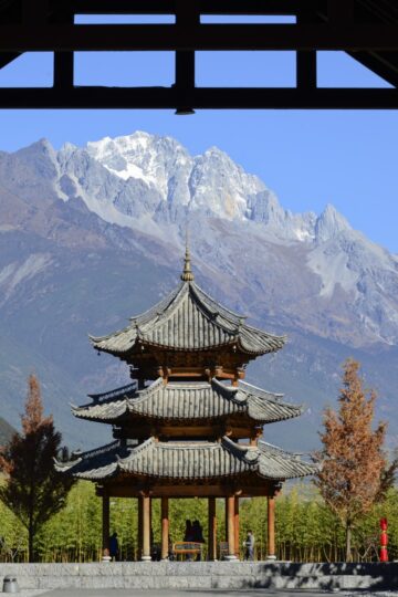 Banyan-Tree-Lijiang-landscape