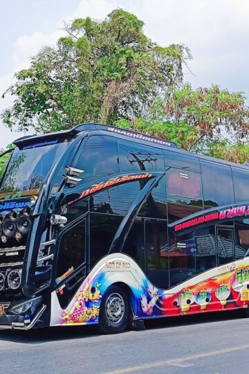 Thailand_tour_bus