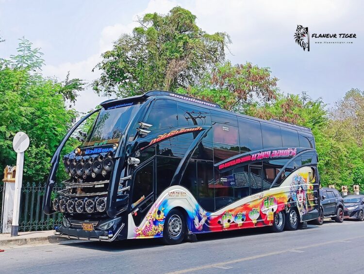 Thailand_tour_bus